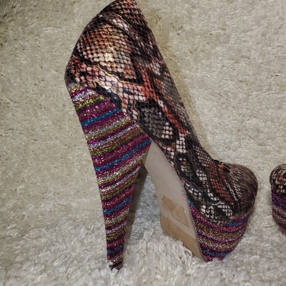 Mona Mia Collezion Leopard Stiletto heels sz 7 1/2 - Picture 7 of 13